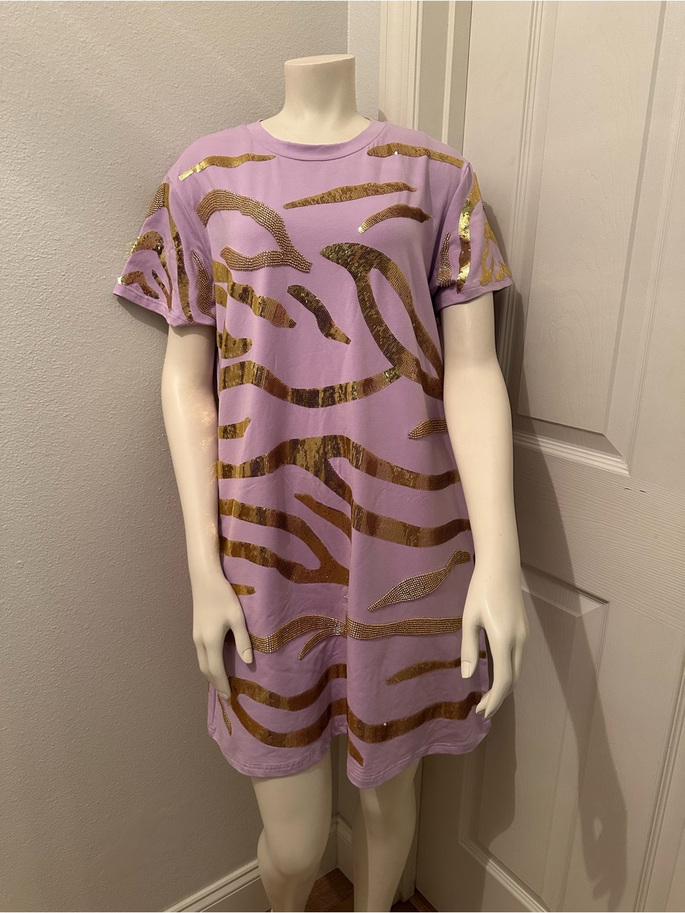 Sash Boutique LSU Lilac purple Tee Dress with Gold Foil Zebra Print medium NEW